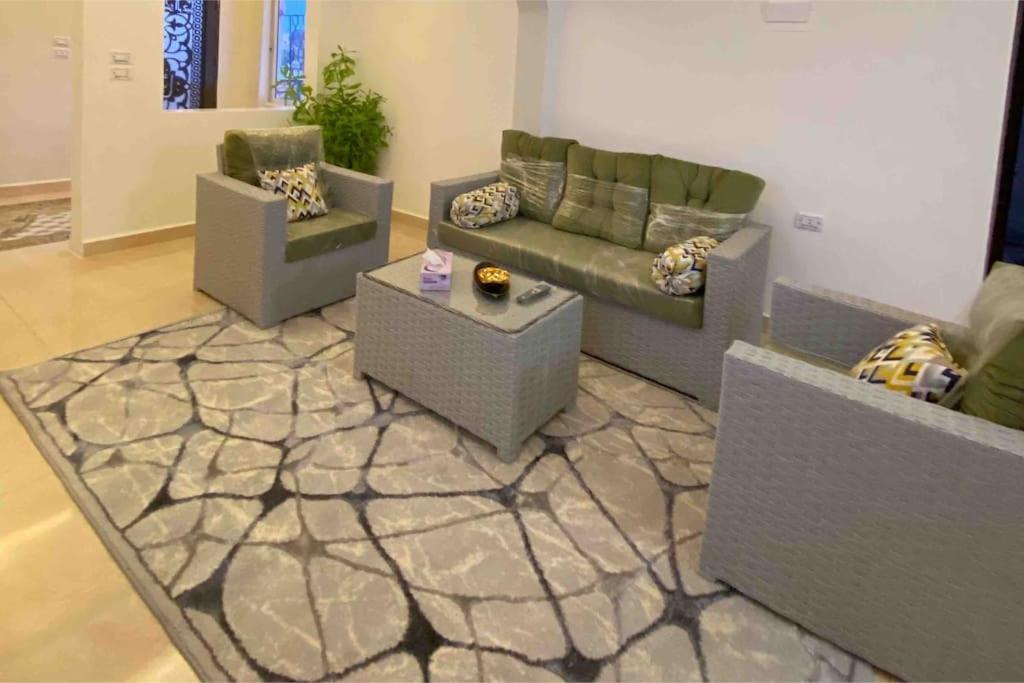 بيت العُمري Um Qeis Exterior foto